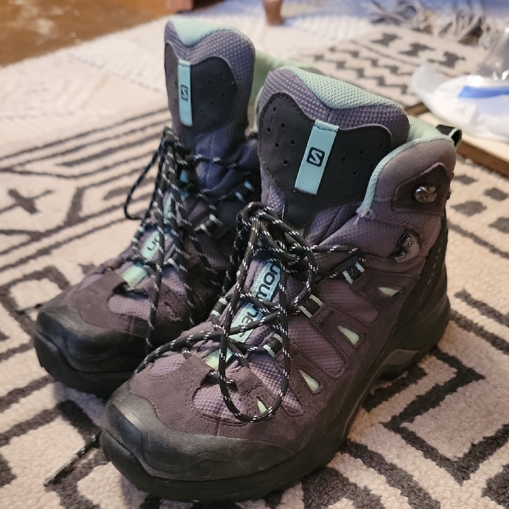 Salomon Gore-tex Women's Hiking/Winter Boots - Grey and Mint